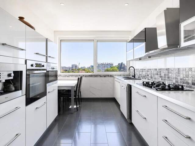 Appartement de 6 pièces de 141 m² à Aubervilliers — photo du bien