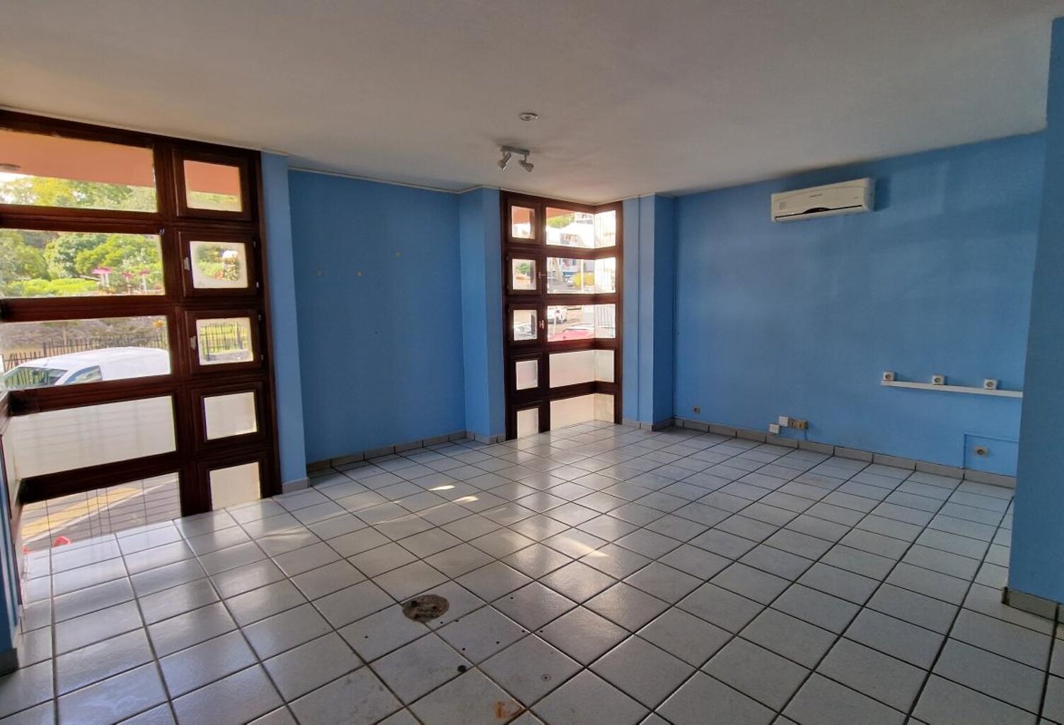 BUREAUX 106 m² A LOUER / PLATEAU CAILLOUX — photo 1
