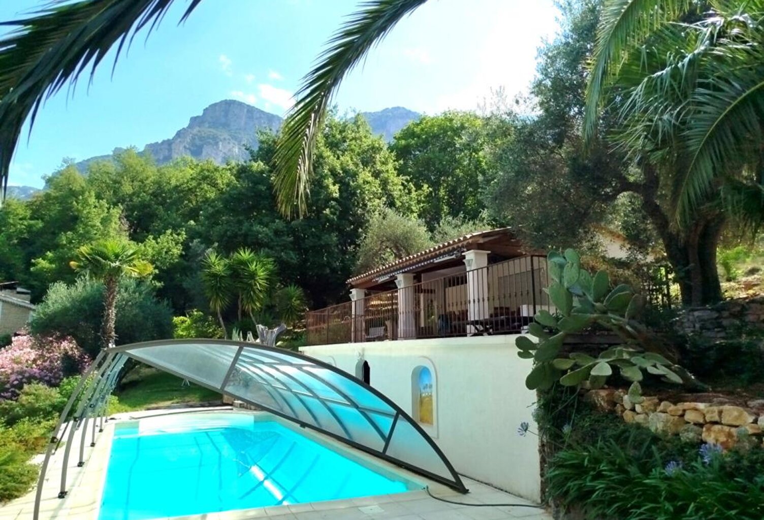 PROPRIETE 190 M²  constituée de 2 appartements + studio indépendant- piscine et pool-house , superbe vue panoramique — photo 1