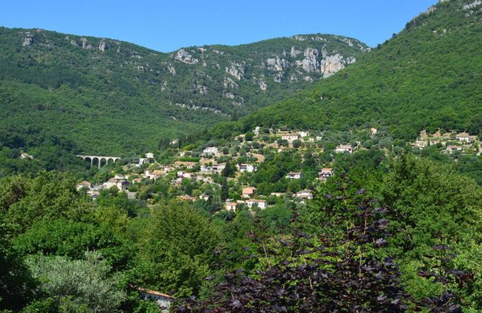 PROPRIETE 190 M²  constituée de 2 appartements + studio indépendant- piscine et pool-house , superbe vue panoramique — photo 3