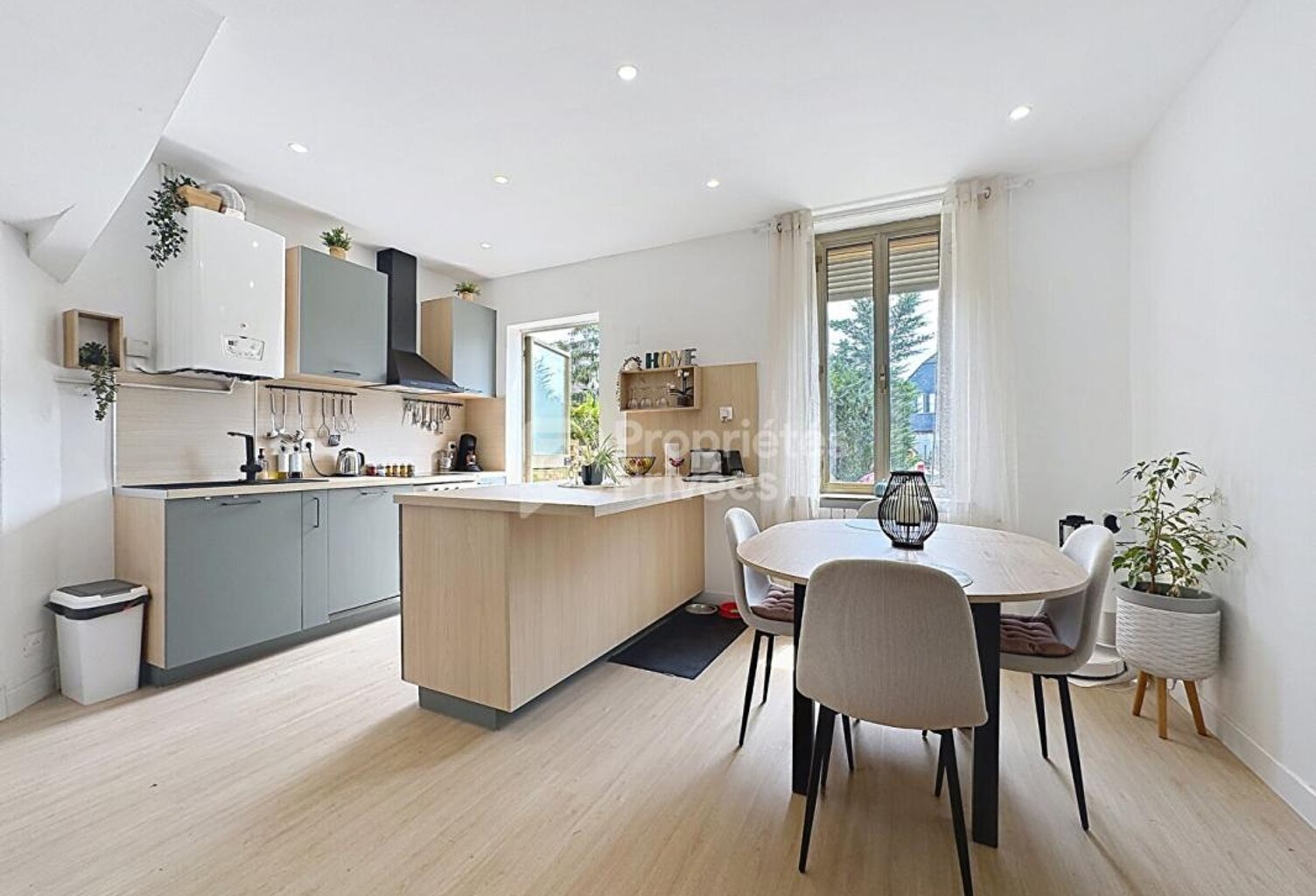 Maison entièrement rénovée en 2025 avec jardin et grand garage - aucun travaux à prévoir — photo 1