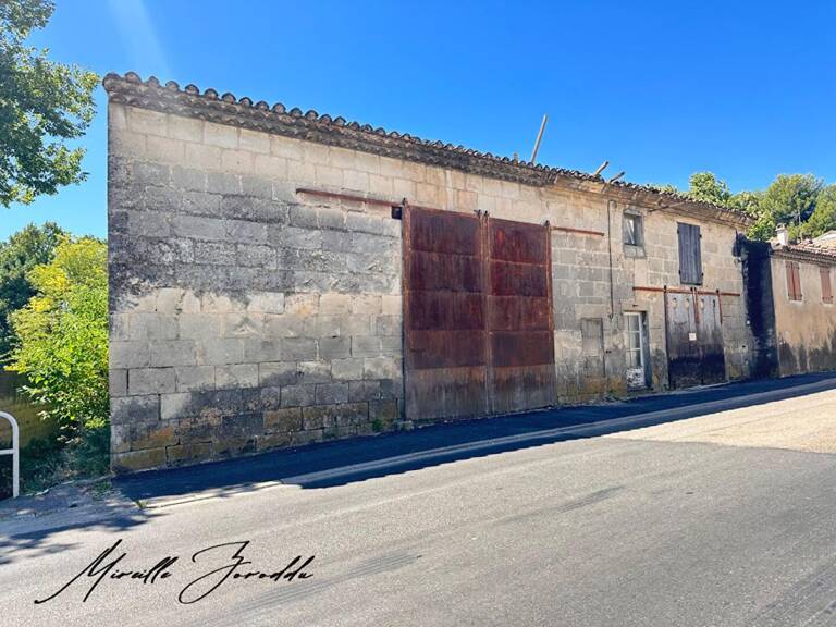 JONQUIERES SAINT VINCENT, ANCIEN ATELIER  EN PIERRE de 240m² — photo 1