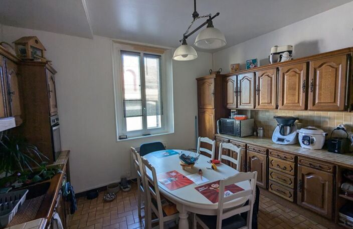 Immeuble de rapport: 2 appartements et local commercial — photo 3
