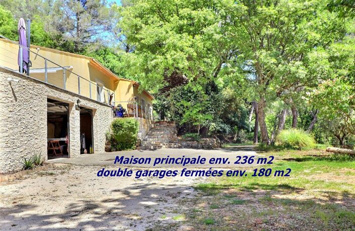 Propriété à Evenos (83330) 10 pièces 293 m2 - deux maisons sur  une parcelle de 69215 m2 — photo 2
