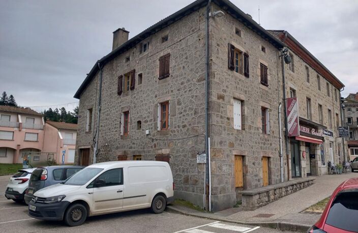 43220 Riotord Immeuble d'environ 250 m²  sur 3 niveaux plus cave en sous-sol et grenier — photo 3