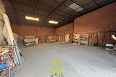 Commerce  737500 €