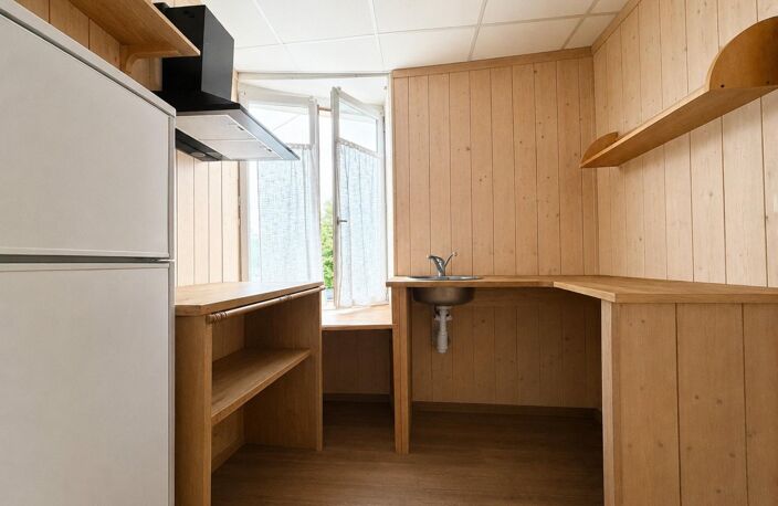 Immeuble composé d'un local commercial et d'un appartement, en hypercentre. — photo 4