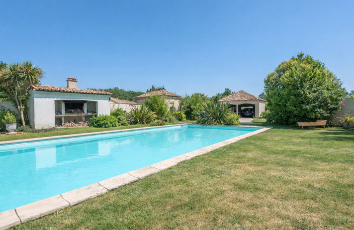 MAISON EN PIERRE - 300 M2 - PROXIMITE GOLF DE BEYCHAC — photo 3