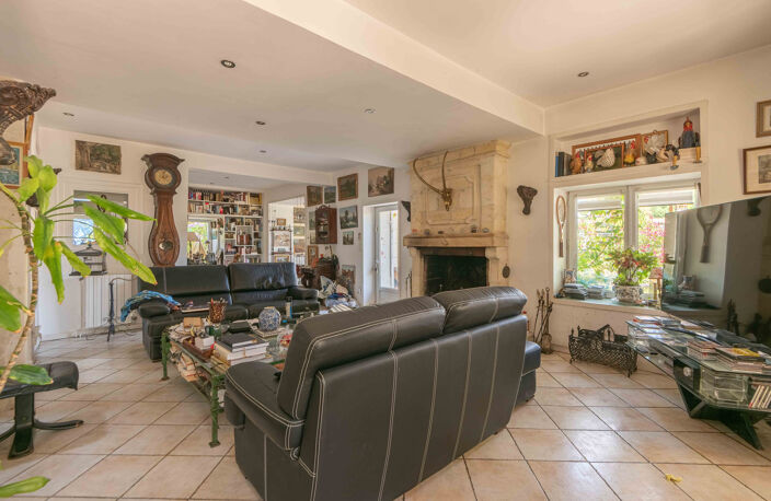 MAISON EN PIERRE - 300 M2 - PROXIMITE GOLF DE BEYCHAC — photo 5