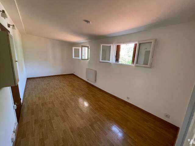 Appartement 1 pièce 26 m² à Marseille 6 — photo du bien