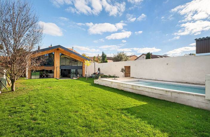 La renaissance d'une usine en maison d'architecte au coeur de Charly — photo 2