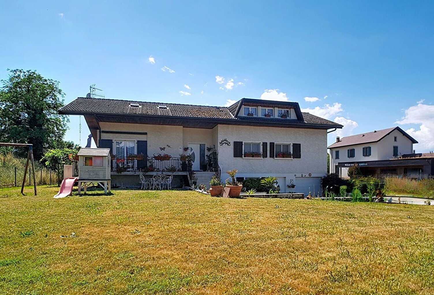 Charmante maison familiale à vendre à Brenthonne - 7 pièces, grand terrain et garage — photo 1
