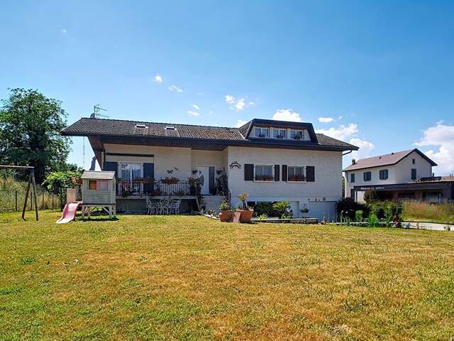Charmante maison familiale à vendre à Brenthonne - 7 pièces, grand terrain et garage — photo du bien