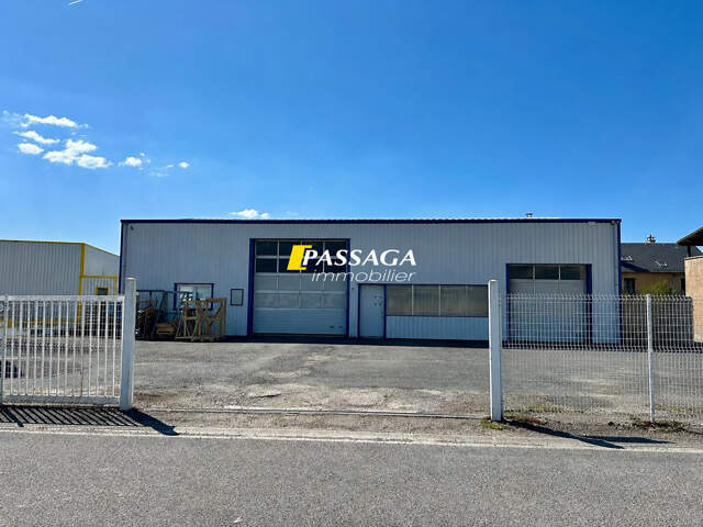A VENDRE - Local commercial 270 m² et appartement de type 3 - SEVERAC D'AVEYRON — photo du bien