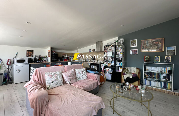 A VENDRE - Local commercial 270 m² et appartement de type 3 - SEVERAC D'AVEYRON — photo 4