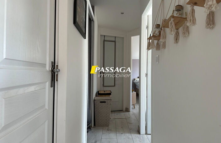 A VENDRE - Local commercial 270 m² et appartement de type 3 - SEVERAC D'AVEYRON — photo 5