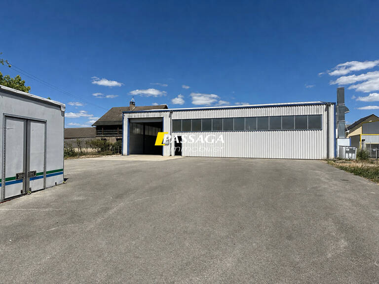 A VENDRE - Local commercial de 275 m² - SEVERAC D'AVEYRON — photo 1