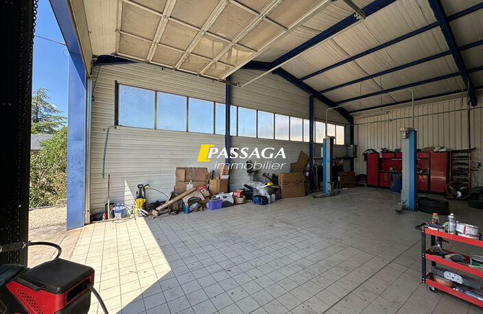 A VENDRE - Local commercial de 275 m² - SEVERAC D'AVEYRON — photo 3