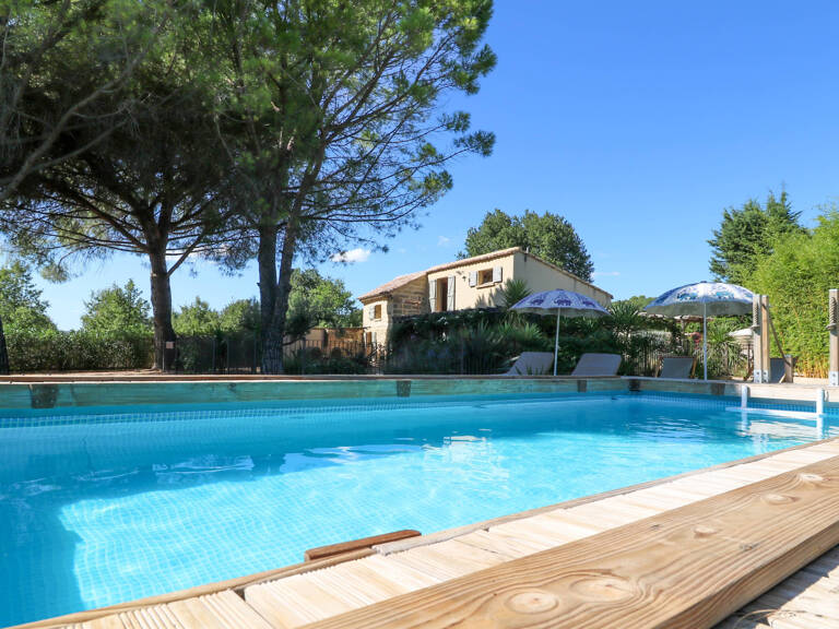 UZES PONT DU GARD : Maison de charme avec piscine sur plus d — photo 1