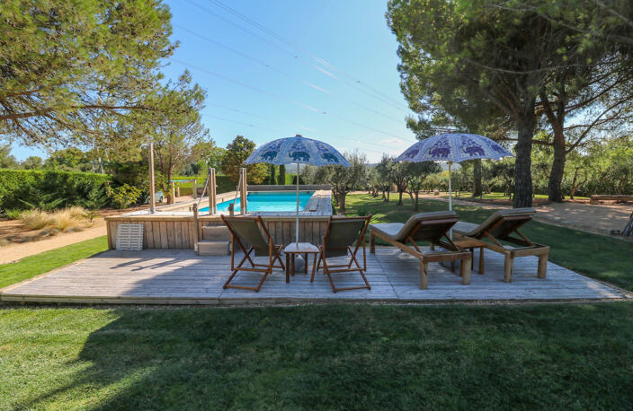UZES PONT DU GARD : Maison de charme avec piscine sur plus d — photo 4