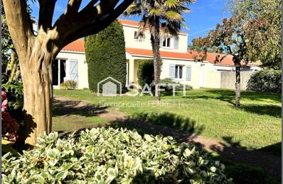 Charmante maison familiale avec dépendances sur 1 390 m²  Angles — photo du bien