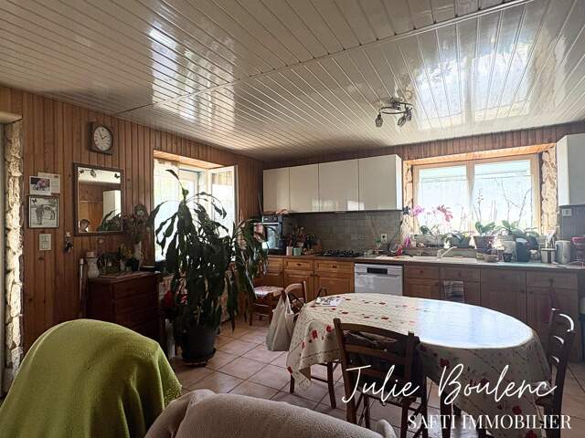 Charmante maison avec garage et jardin — photo du bien