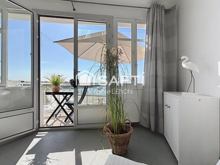 Immeuble avec local commercial vue mer et appartement T2 — photo 1