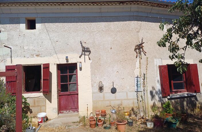 Campagne. Toitures neuves. Fosse septique neuve. Terrain — photo 3