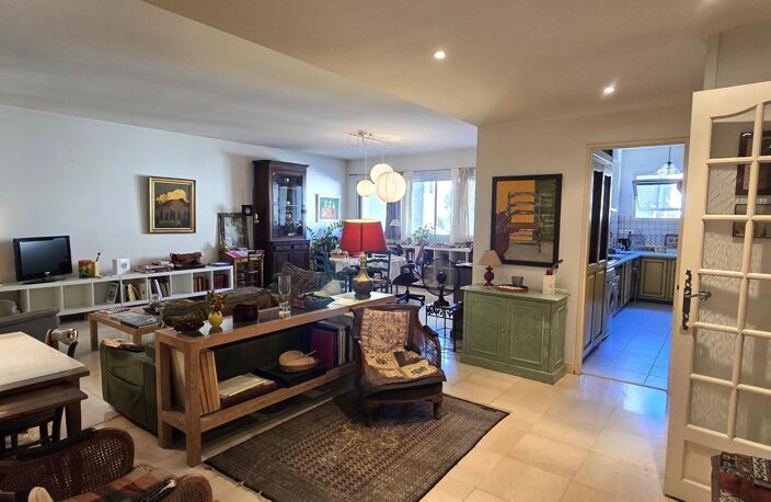 T4 de 105 m² avec loggia, au calme en intra-muros — photo 4