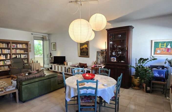 T4 de 105 m² avec loggia, au calme en intra-muros — photo 5