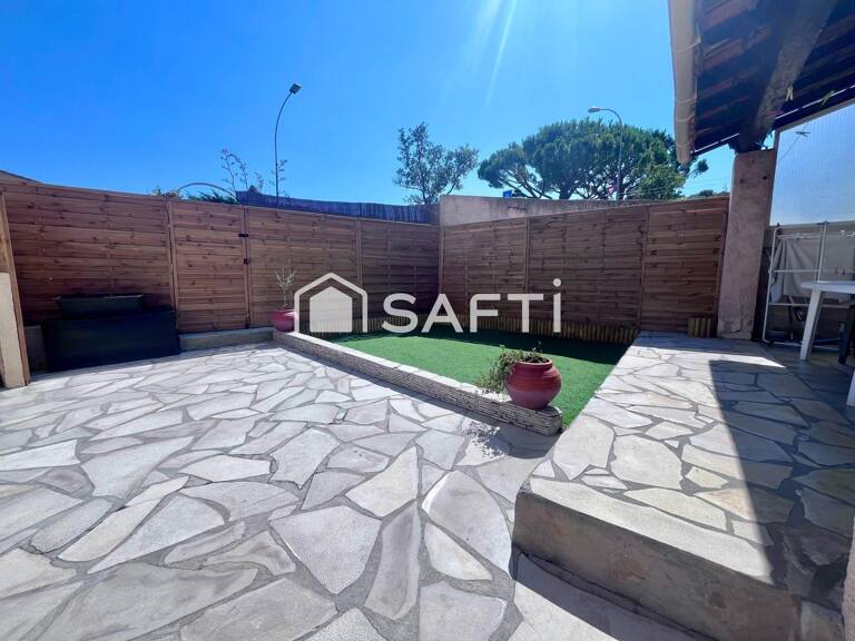 SANARY-SUR-MER - VILLA 6 PIECES 5 CHAMBRES AVEC PARCELLE DE 275M² + STUDIO INDEPENDANT — photo 1