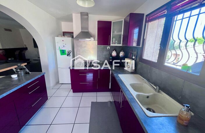 SANARY-SUR-MER - VILLA 6 PIECES 5 CHAMBRES AVEC PARCELLE DE 275M² + STUDIO INDEPENDANT — photo 2