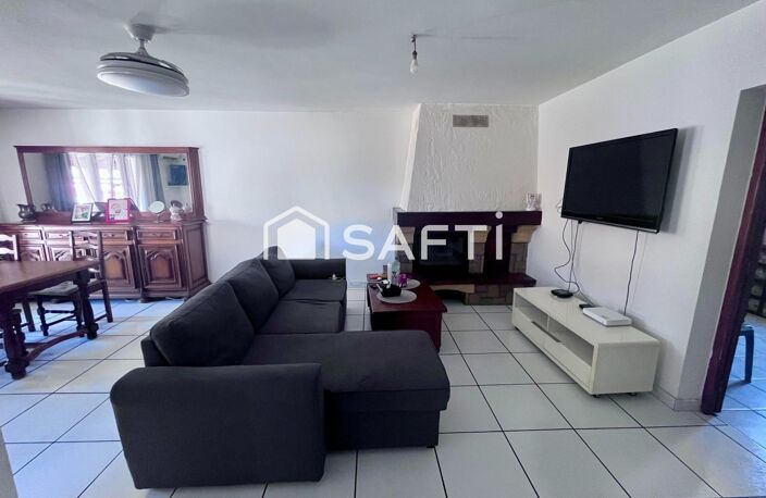 SANARY-SUR-MER - VILLA 6 PIECES 5 CHAMBRES AVEC PARCELLE DE 275M² + STUDIO INDEPENDANT — photo 4