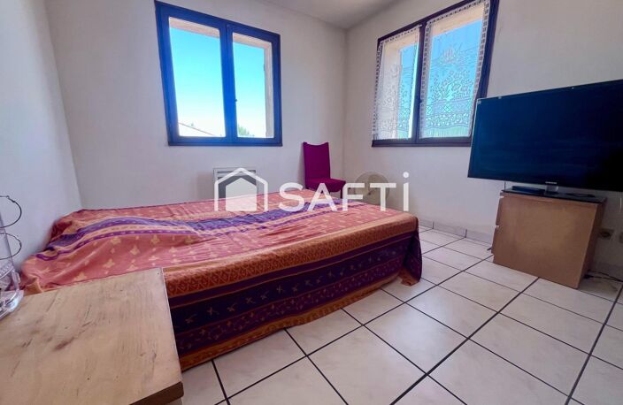 SANARY-SUR-MER - VILLA 6 PIECES 5 CHAMBRES AVEC PARCELLE DE 275M² + STUDIO INDEPENDANT — photo 5