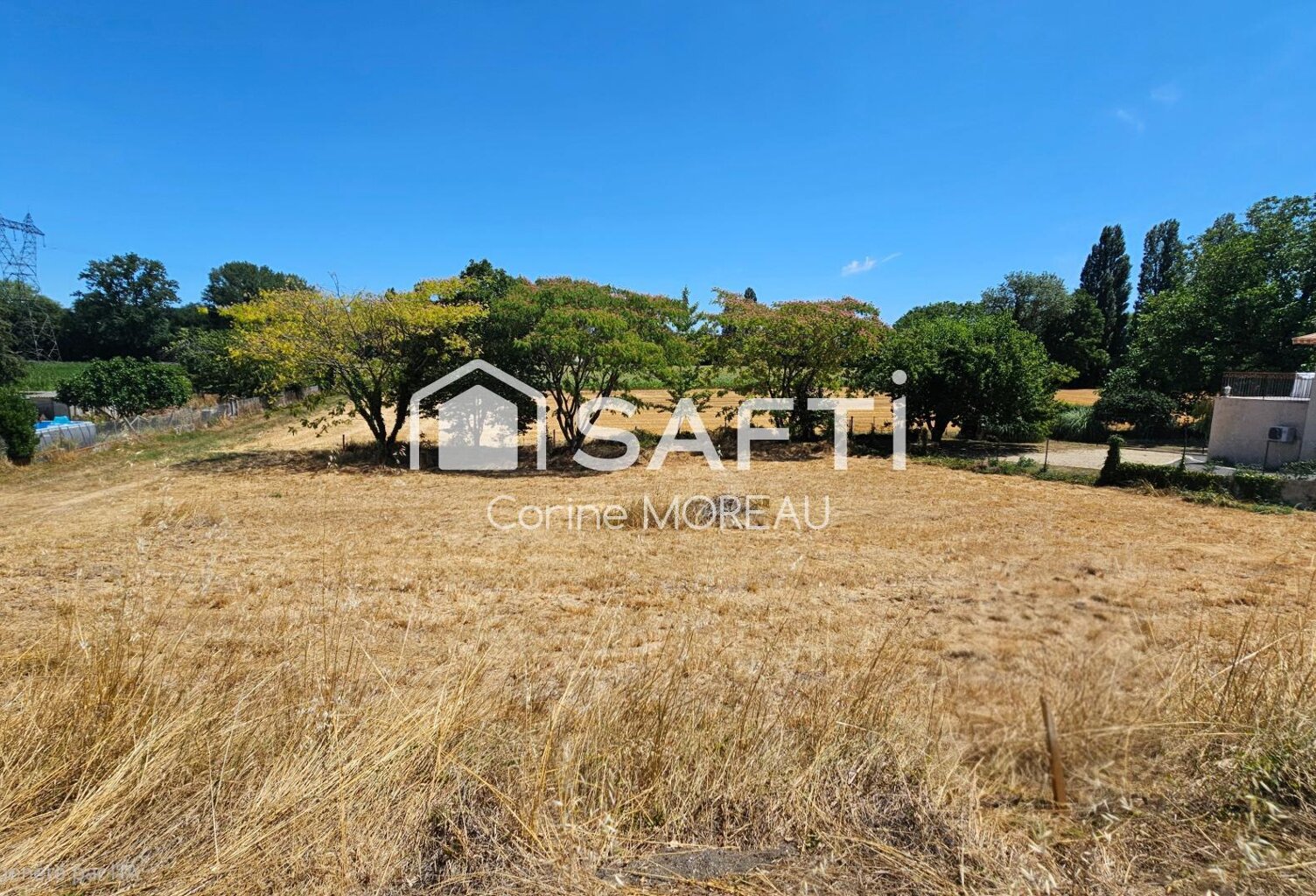 Terrain constructible,800m²,arboré,non viabilisé — photo 1