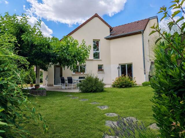 AHUY  Maison d'architecte T6, terrain 716m2 — photo du bien