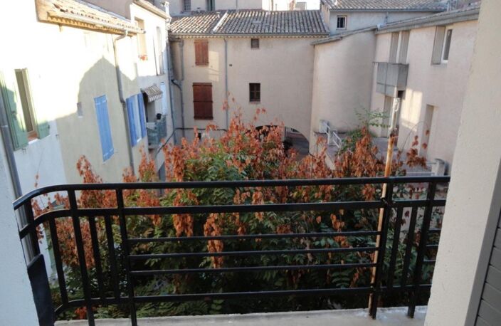 Trés beau T3 de 78 m²  Centre de Manosque + Cave de 12m² et Garage de 34 m² — photo 3
