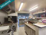 Immeuble de rapport avec local commercial, appartement et cour  Centre-bourg de Taulé — photo 3