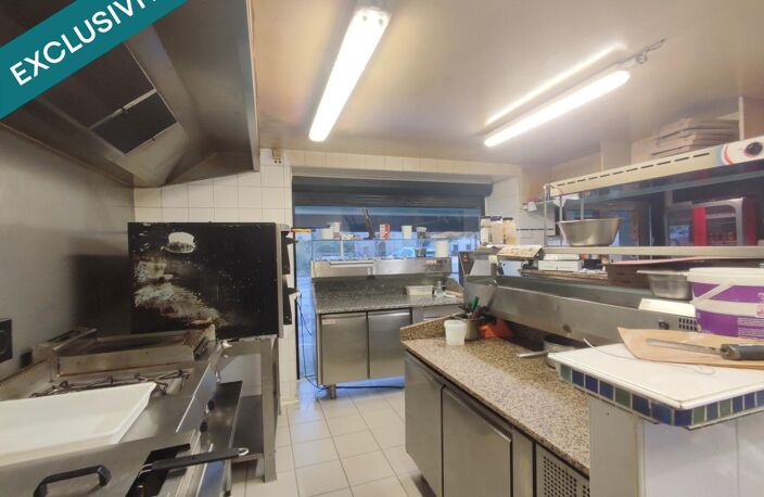 Immeuble de rapport avec local commercial, appartement et cour  Centre-bourg de Taulé — photo 3
