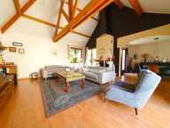Maison rénovée de 147.5 m² à Bourron-Marlotte : charme, lumière et plafond cathédrale, au cœur d'un magnifique jardin arboré de 1 600 m². — photo 3