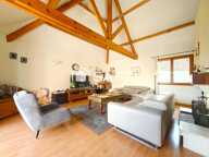 Maison rénovée de 147.5 m² à Bourron-Marlotte : charme, lumière et plafond cathédrale, au cœur d'un magnifique jardin arboré de 1 600 m². — photo 4
