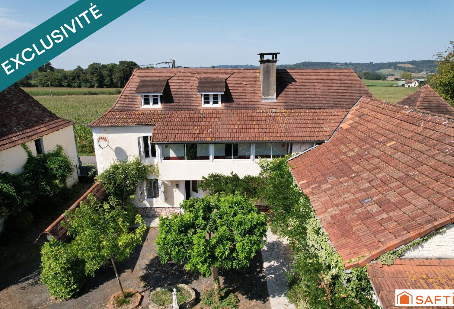 Authentique Béarnaise 213M2 avec dépendances et jardin à l'anglaise — photo 1