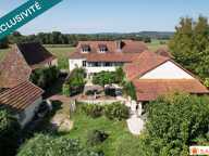 Authentique Béarnaise 213M2 avec dépendances et jardin à l'anglaise — photo 2