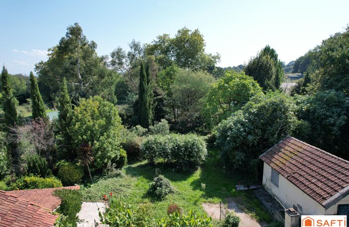 Authentique Béarnaise 213M2 avec dépendances et jardin à l'anglaise — photo 4