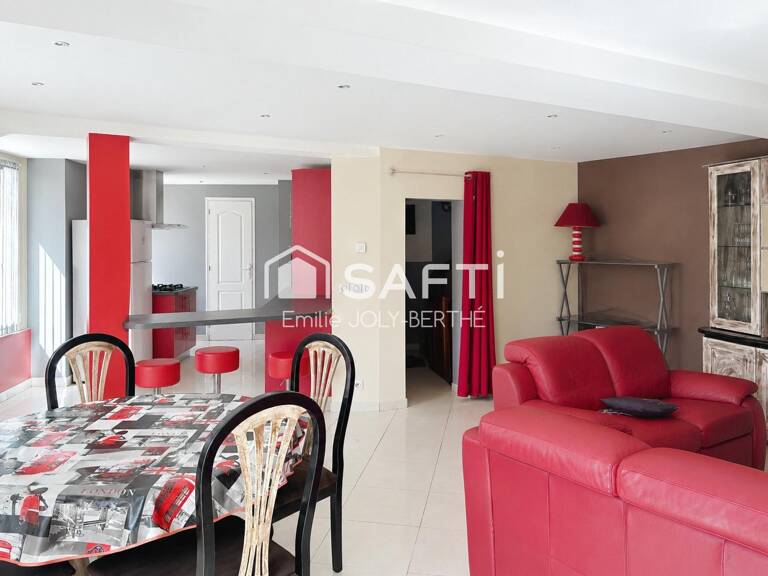 IMMEUBLE 145 M² - SECTEUR MESLAY DU MAINE / 53170 — photo 1