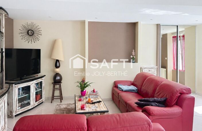 IMMEUBLE 145 M² - SECTEUR MESLAY DU MAINE / 53170 — photo 3