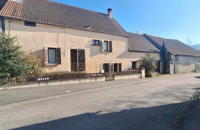 Maison beau potentiel avec plusieurs dépendances — photo du bien