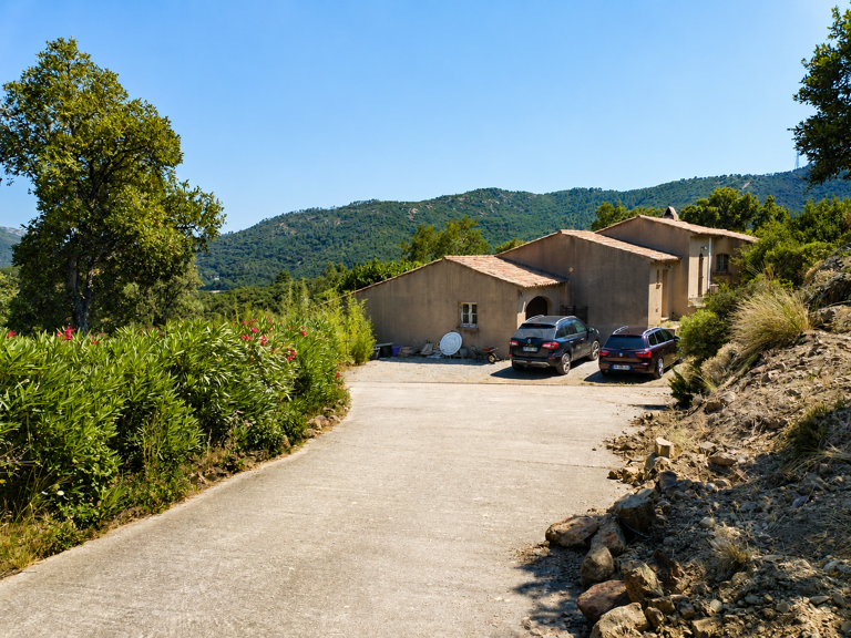 Propriété Néo-provençale au coeur de la nature et à deux pas — photo 1