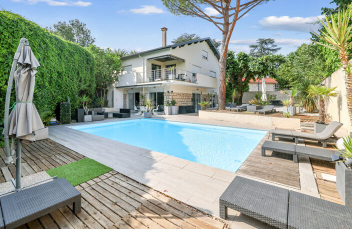 Champagne au Mont d'Or : maison familiale de 208 m2, 5 chamb — photo 2