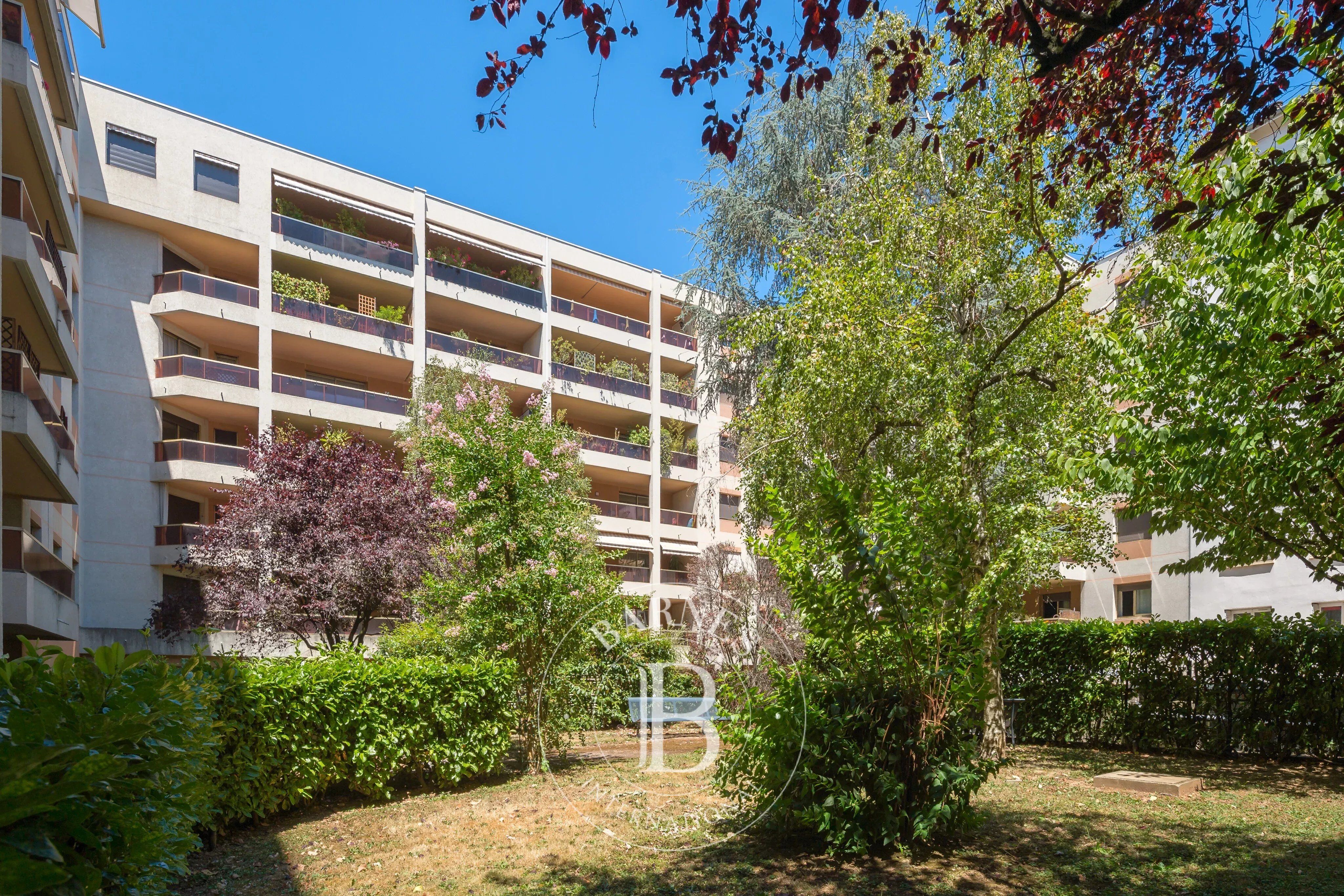 Appartement L T5
